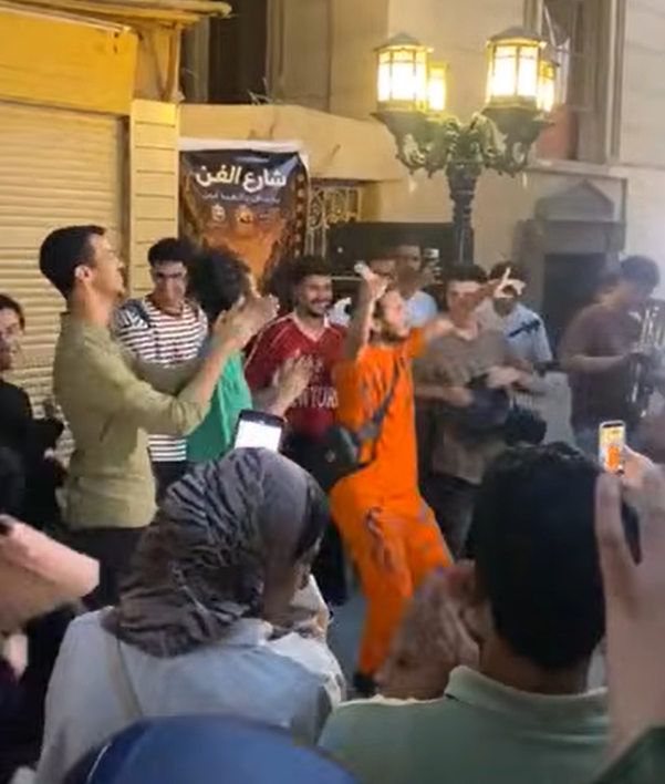 كامل العدد.. إقبال جماهيري كبير على انطلاق شارع الفن وسط البلد في ليلة قاهرية بامتياز